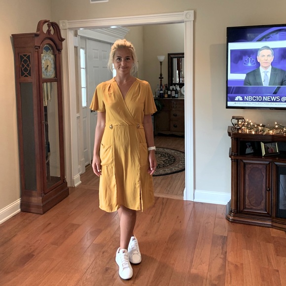 Yellow Dress - Picture 1 of 1